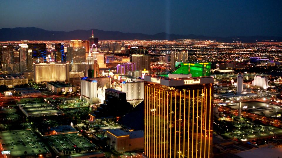 Las Vegas: Buddy V's Ristorante Lunch and Helicopter Flight - Full Description of Activity