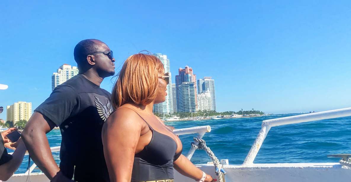 Miami: Skyline Cruise Millionaires Homes & Venetian Islands - Sightseeing Experience