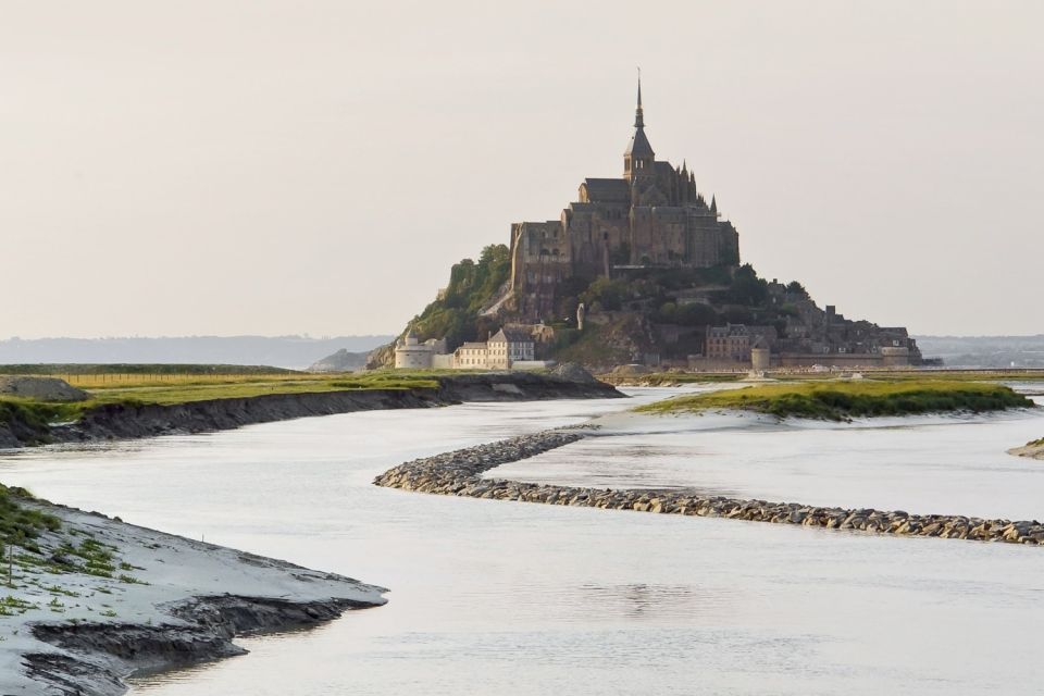 Mont Saint-Michel & Chateaux Country 3-Day Tour From Paris - Inclusions and Logistics for the Tour