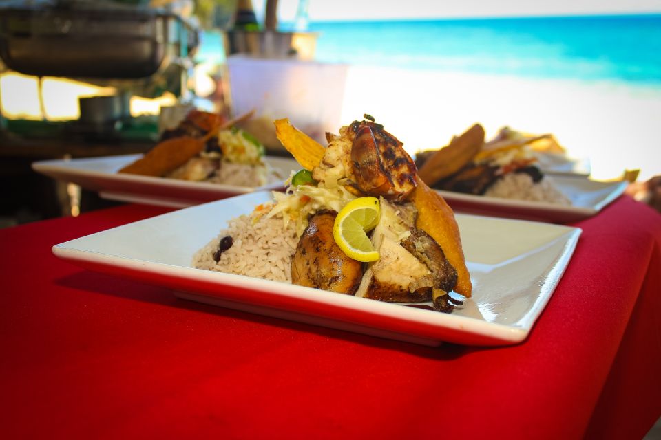 Montego Bay: Bamboo Beach Club VIP Access +Lunch & Cocktails - Experience