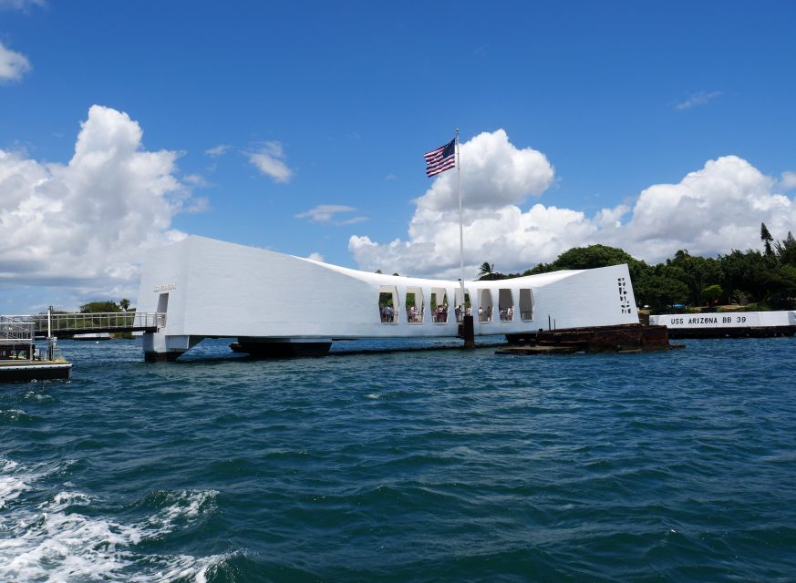 Oahu: Pearl Harbor, USS Arizona, Might Mo, & Honolulu Tour - Experience