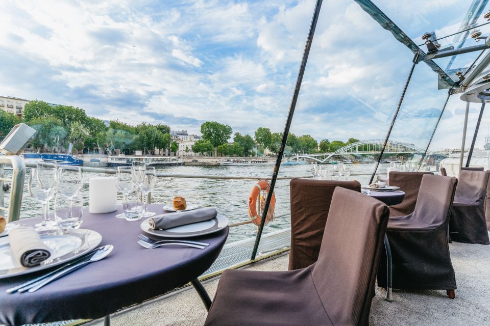 Paris: Dinner Cruise on the Seine River at 8:30 PM - Itinerary