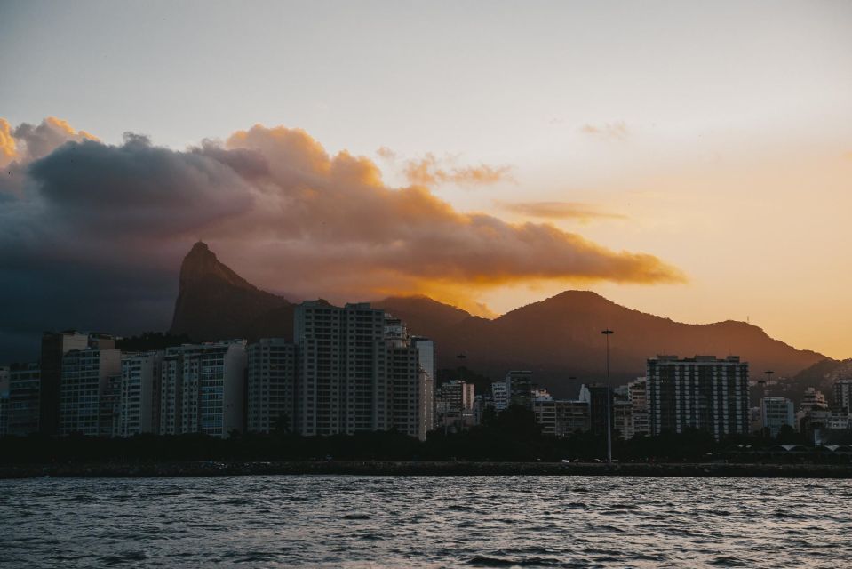 Rio De Janeiro: Unforgettable Sunset Boat Tour - Sunset Over Rio