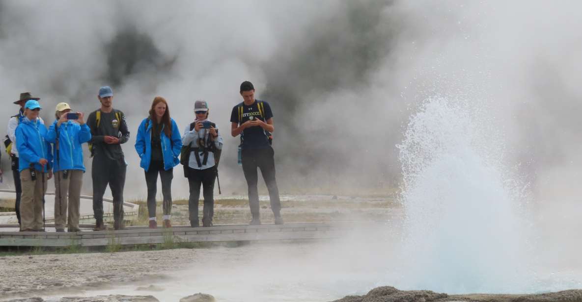 Yellowstone: Upper Geyser Basin Hike With Lunch - Full Description