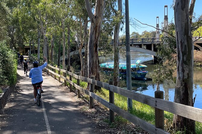 Electric Bike and Sightseeing Tour in Adelaide Park Lands - Guided Tour Experience