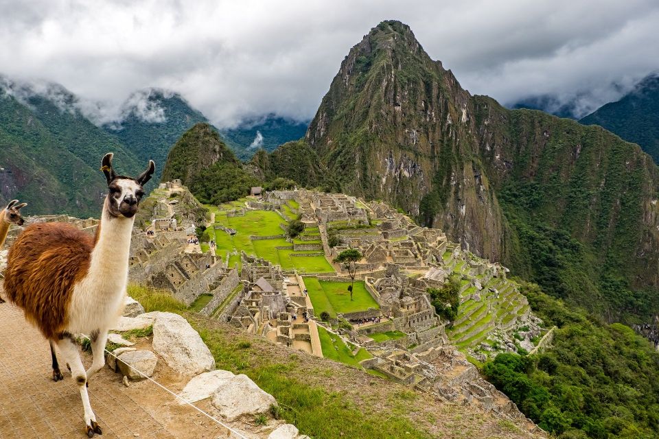 Fantastic Peru- Ica- Cusco, Machu Picchu, Humantay Lake 6Day - Transportation Logistics