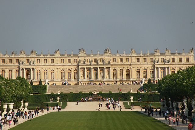 From Paris: Versailles Guided Tour by Deluxe Minibus - Tour Experience