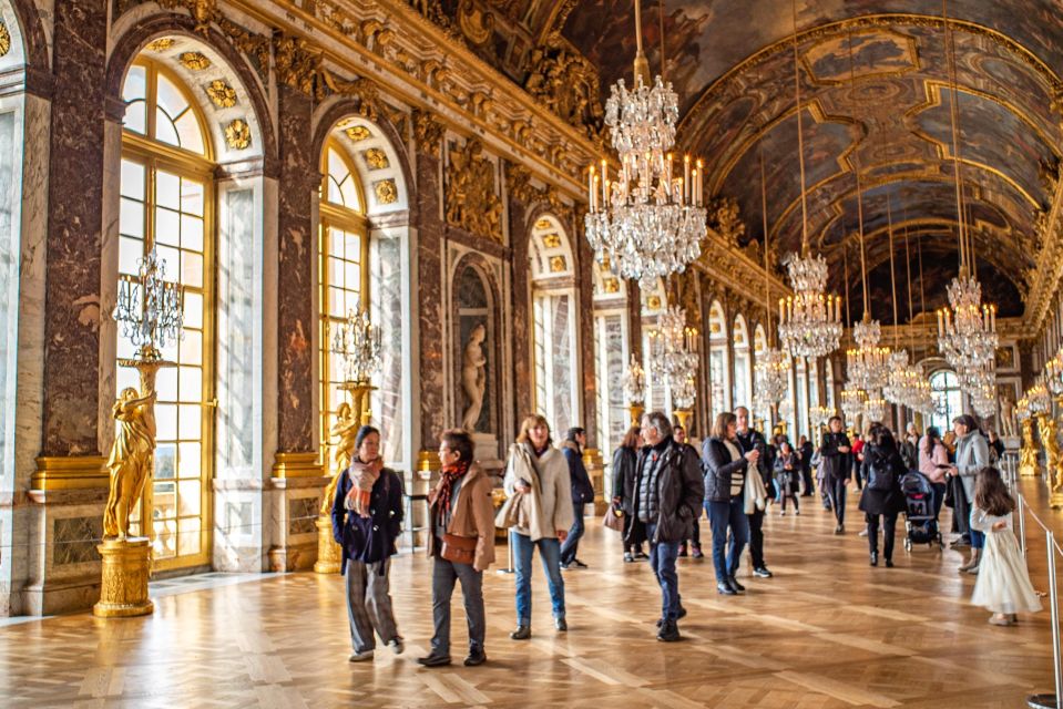 From Paris: Versailles Palace & Gardens Private Guided Tour - Provider