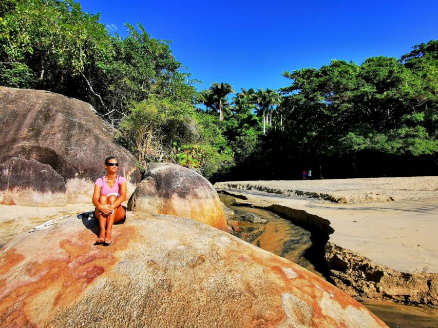 Ilha Grande: Walking Abraão Historical Tour and Natural Pool - Location and Activity Highlights