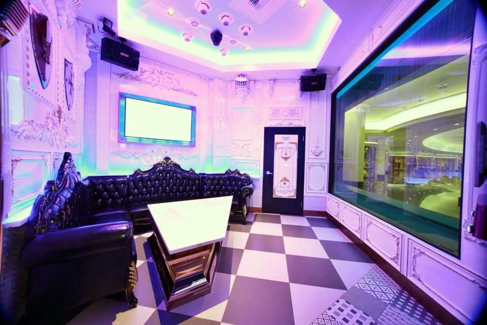 Las Vegas: KAMU Karaoke Private Suite - Location and Setting