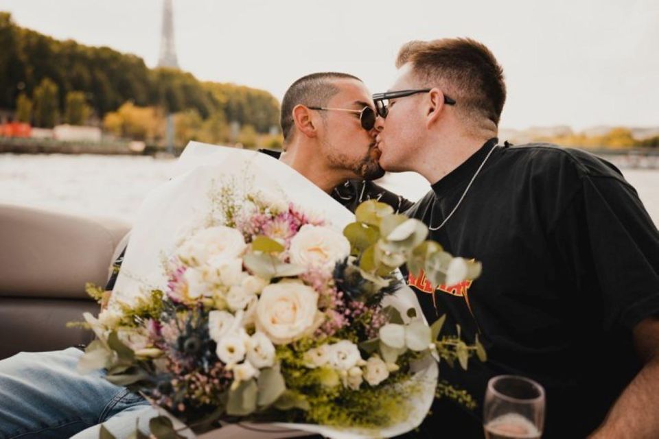 Lgbtqia+ Proposal / Private Boat Tour +1h Photographer - Inclusions