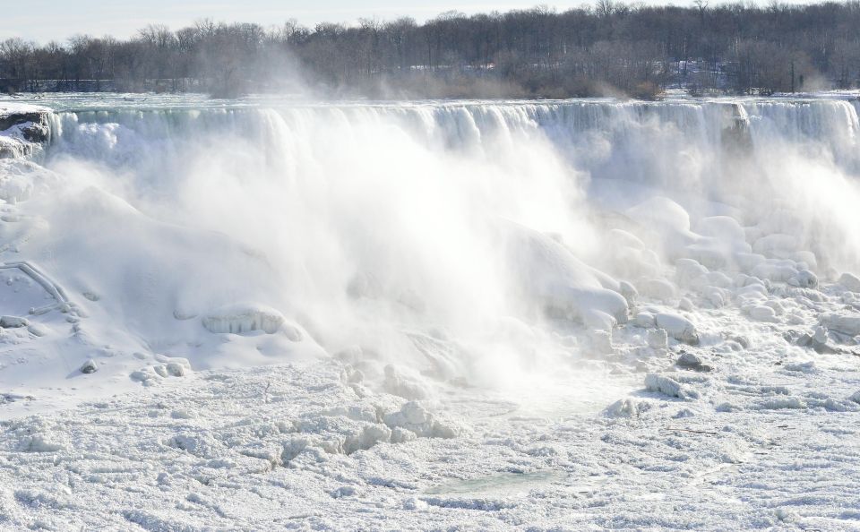 Niagara Falls, USA: Power Of Niagara Falls & Winter Tour - Gorge Experience at Cave of the Winds