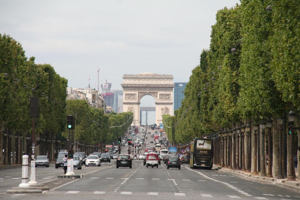 Paris: Private Tour With a Local Guide - Important Information
