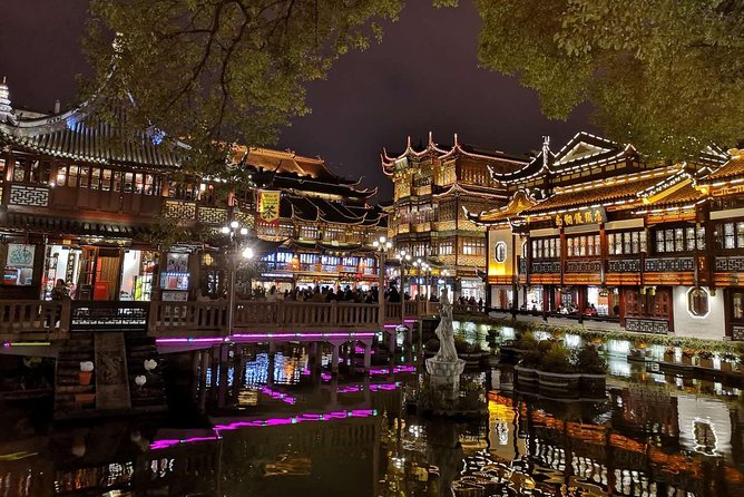 Private Evening Tour: VIP Huangpu River Cruise and Shanghai Lights - Tom, the Experienced Guide