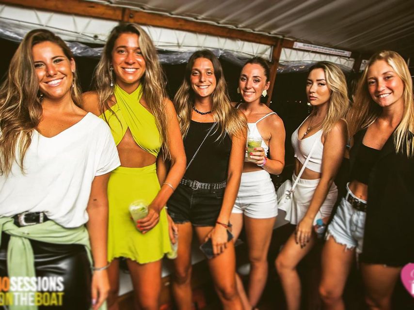 Rio Boat Party: Sailing on the Waves of Fun - Booking Benefits and Discounts