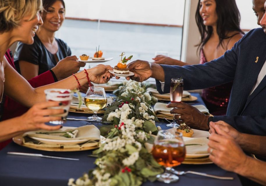 San Diego: Christmas Eve Buffet Brunch or Dinner Cruise - Booking Process
