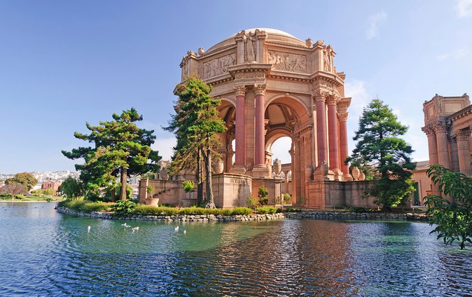 San Francisco Super Saver: Grand City Tour Plus Muir Woods & Sausalito Day Trip - Sausalito Stop