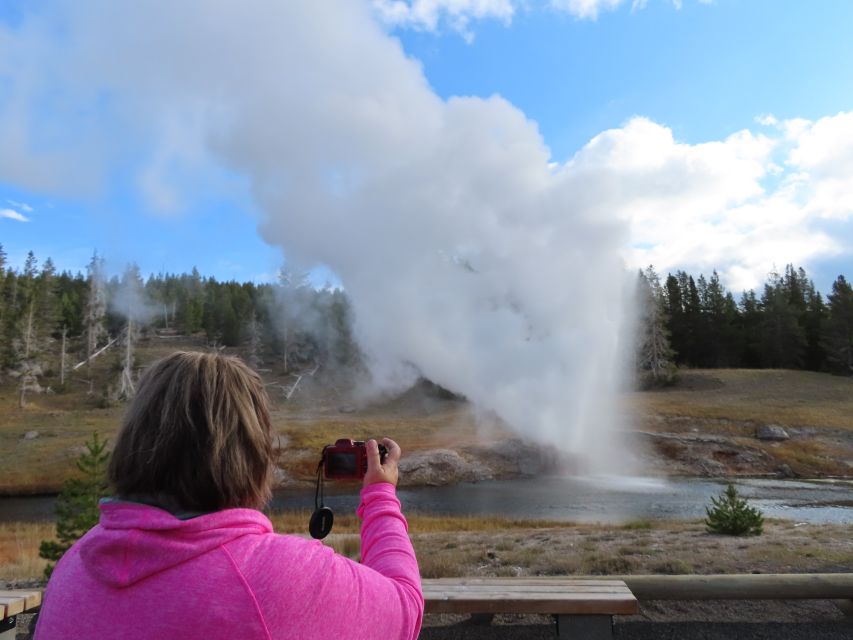 Yellowstone: Upper Geyser Basin Hike With Lunch - Meeting Point Details