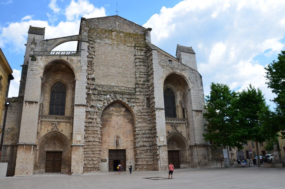 Churches of Provence & French Countryside Private Tour - Common questions