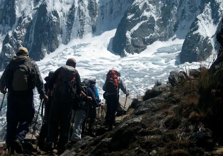 From Huaraz: Trekking Santa Cruz - Llanganuco - Common questions