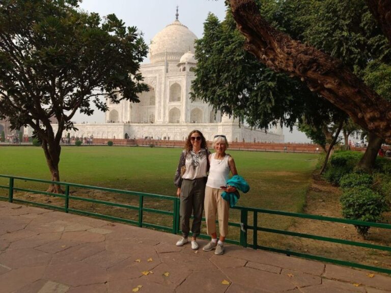 From New Delhi: Guided Day Trip to Taj Mahal and Agra Fort