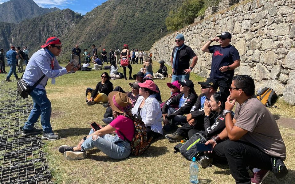 Machu Picchu: 1-Day Tour by Expedition or Voyager Train - Common questions