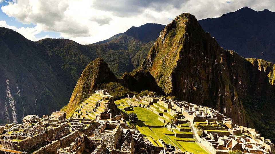 Machu Picchu Private: Exclusive Adventure From Cusco + Lunch - Reservations