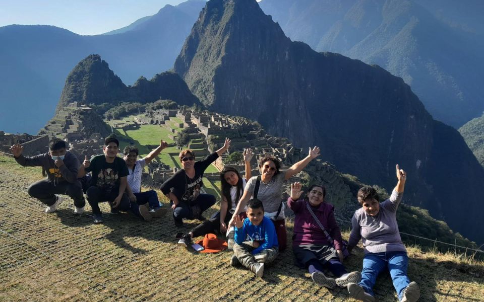 Machupicchu Full Day Tour: by Train Vistadome - Visit to Traditional Village