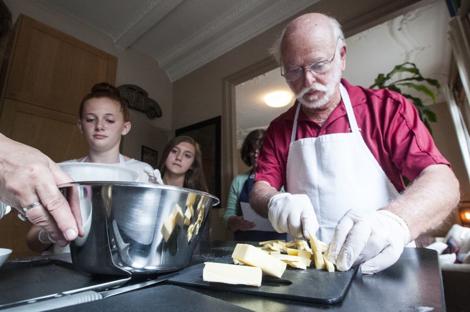 Market Visit and Cooking Class With a Parisian Chef - Common questions