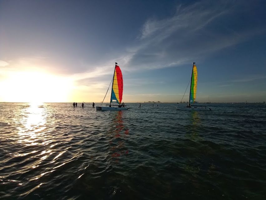 Miami: Intimate Sailing in Biscayne Bay W/ Food and Drinks - Sum Up