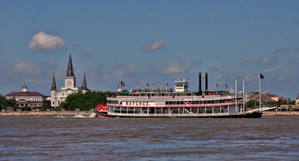 New Orleans: Traditional City and Estate Tour - Tour Experience