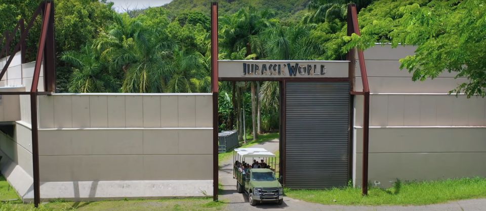 Oahu: Kualoa Jurassic Movie Set Adventure Tour