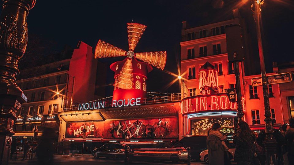 Paris: Night City Tour in a Van for up to 7 People - Inclusions