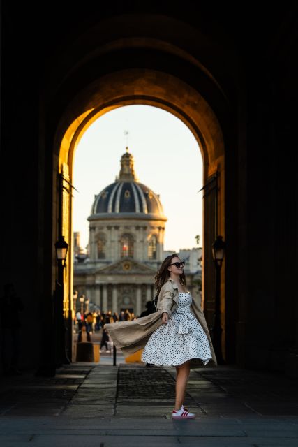 Paris: Private Flying-dress Photoshoot @jonadress - Includes: Professional Photographer, Photographs and Videos, Flying Dress Rent, Walking Tour, Photo and Video Editing, Transportation to Meeting Spot