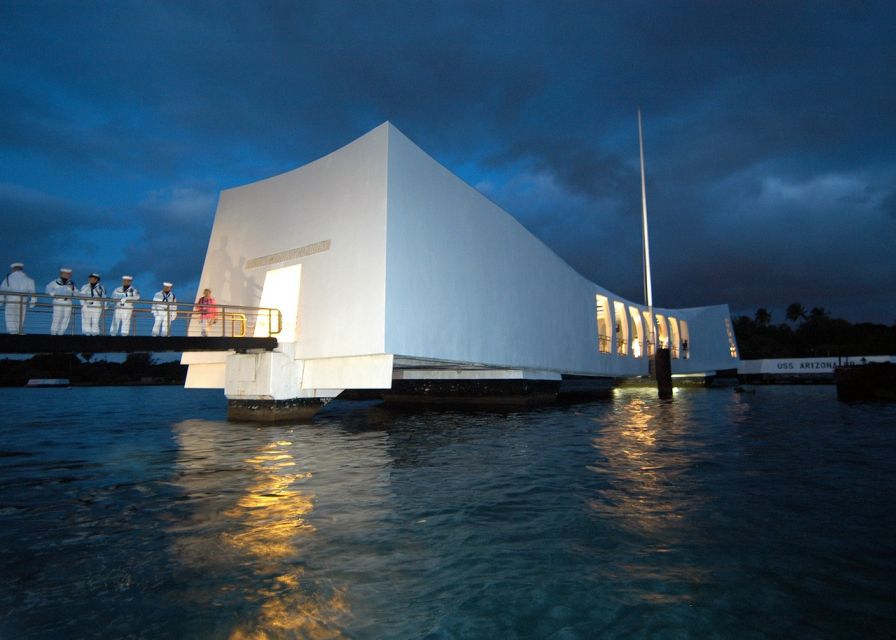 Pearl Harbor: USS Arizona Memorial & Battleship Missouri - Common questions