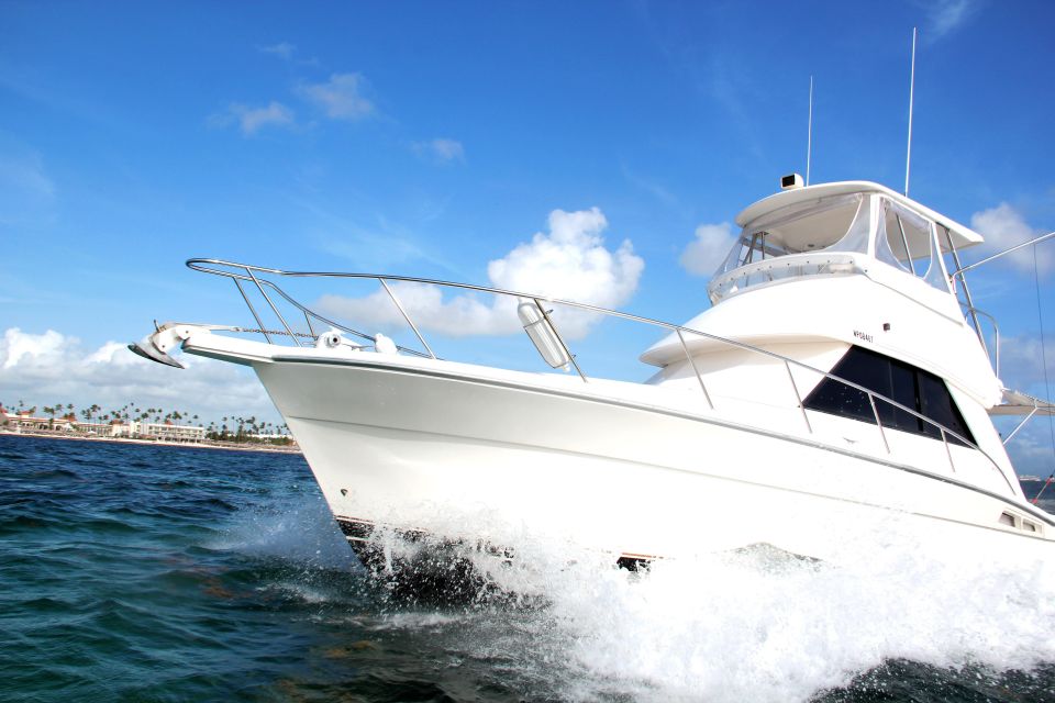 Private Fishing Charters Gone Dog 37 Boat Offshore Trip - Onboard Amenities and Refreshments