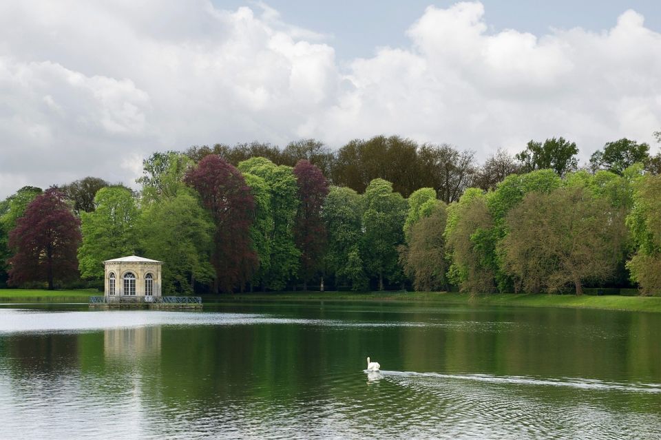 Private Tour to Chateaux of Fontainebleau From Paris - Background