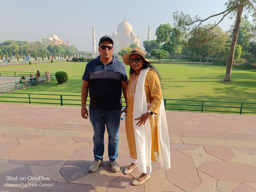 From New Delhi: Guided Day Trip to Taj Mahal and Agra Fort - Common questions