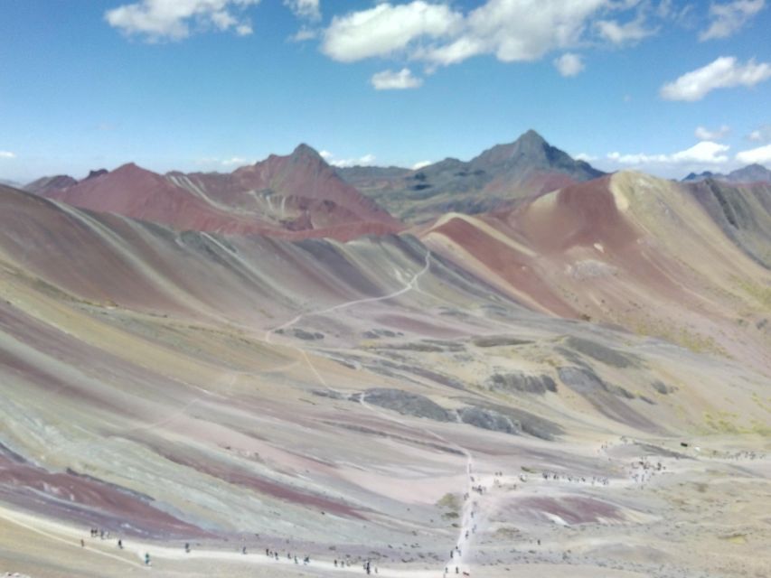Full Day Rainbow Mountain and Red Valley – Private Service - Background