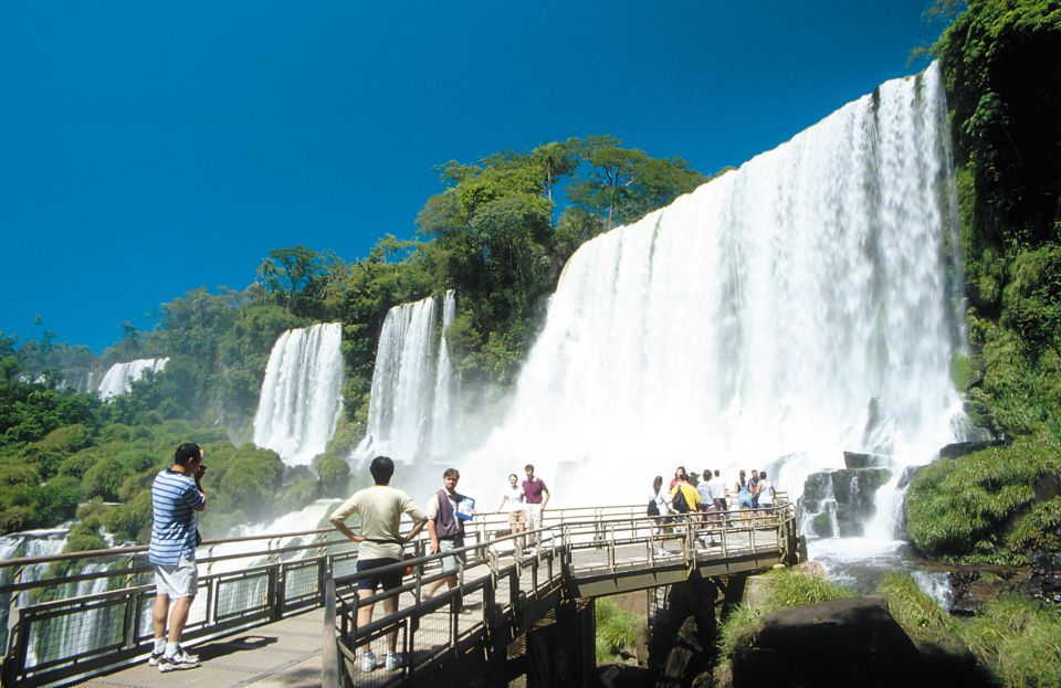 Puerto Iguazú: Iguazu Falls Trip With Jeep Tour & Boat Ride - Language Support