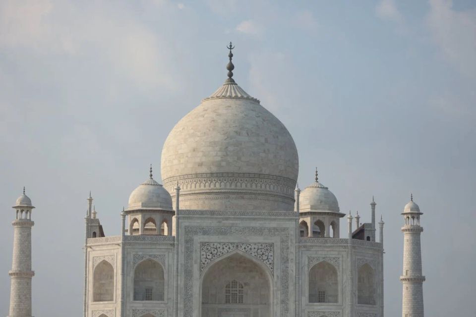 Taj Mahal, Great Akbar Tomb & Agra Overnight Tour From Delhi - Transportation