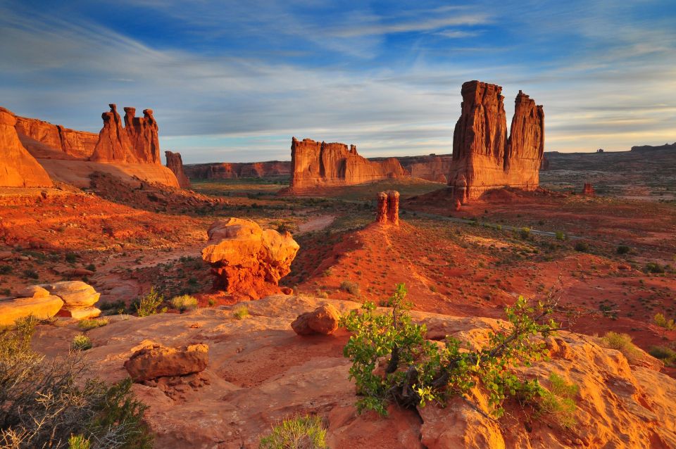 Arches National Park: Sunset Pavement Van Tour - Meeting Point and Departure Details