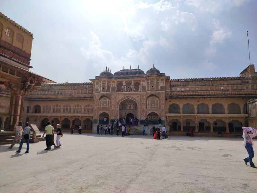 From Delhi: Private Jaipur & Amber Fort Guided Tour by Car - Common questions