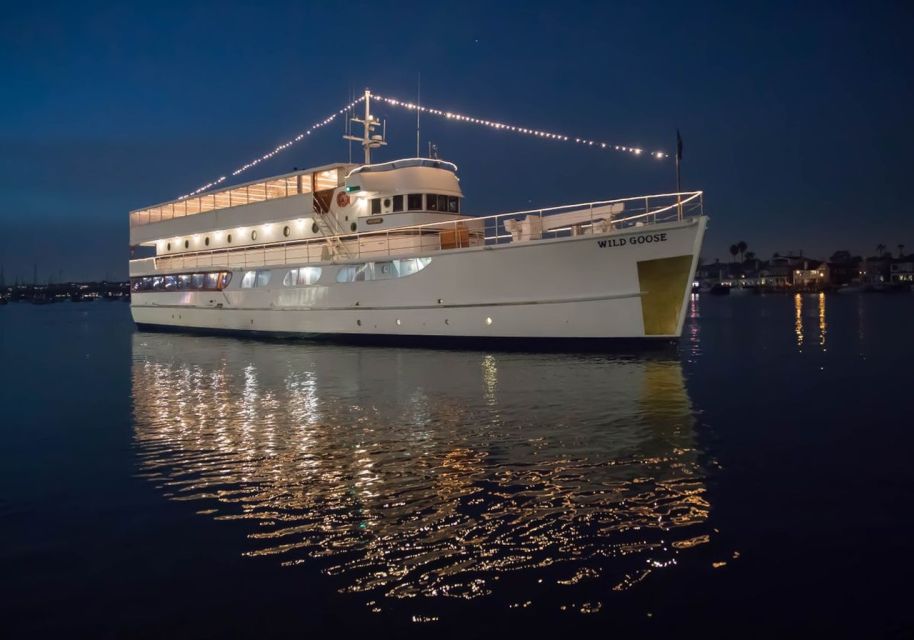 Newport Beach: Christmas Eve Buffet Brunch or Dinner Cruise