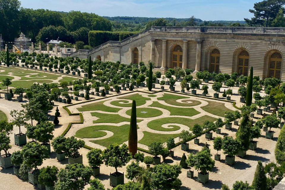 Private Fontainebleau, Versailles, Trianon From Paris - Common questions