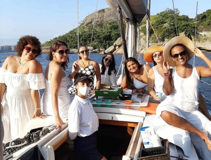 Rio De Janeiro: Boat Tour With Drinks and Swimming - Sum Up