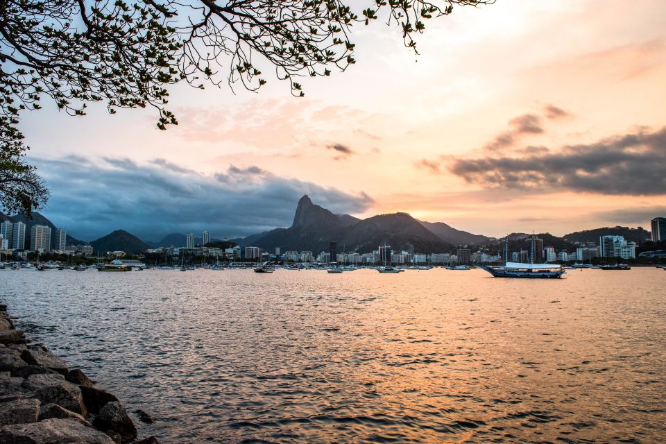 Rio: Guanabara Bay 2-Hour Boat Tour - Sum Up