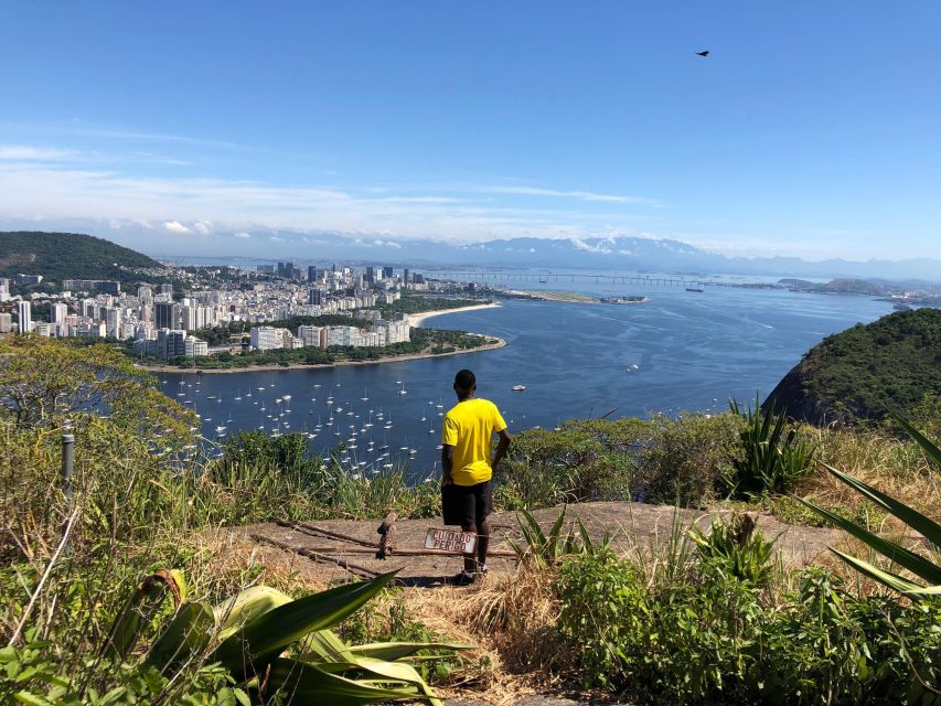 Walking Tour Trail Favelas Babilônia and Chapéu Mangueira - Common questions