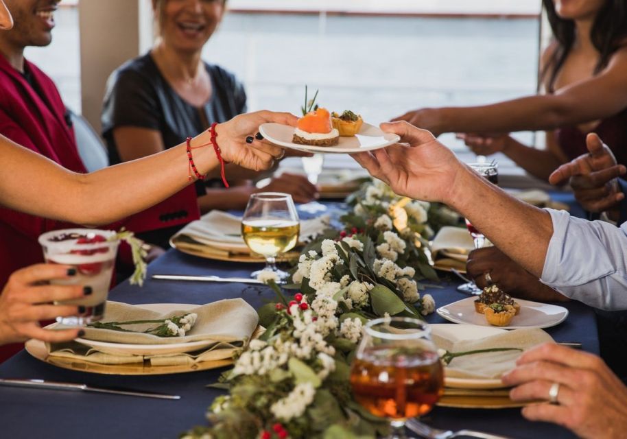Marina Del Rey: Christmas Day Buffet Brunch or Dinner Cruise - Common questions