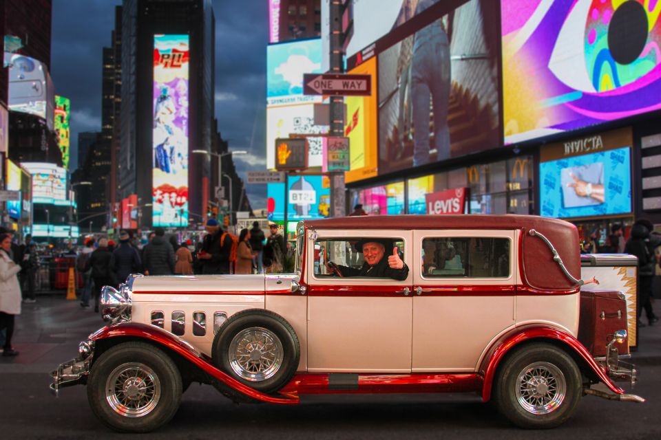 NYC: Vintage Car Midtown Manhattan Tour